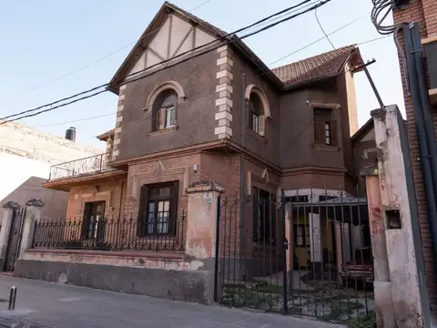 SE VENDE CASA EN MICRO CENTRO-FACILIDADES