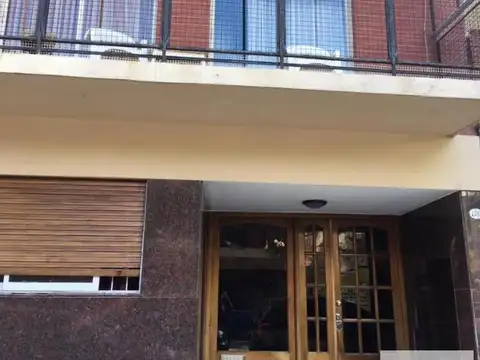 Coronel Salvadores e/ Avenida Regimiento de Patricios y Azara