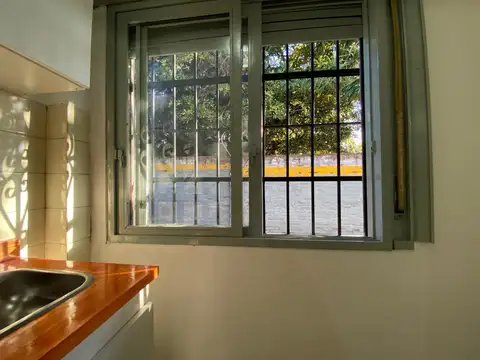 Depto Tipo Casa en Alquiler de 1 dormitorio