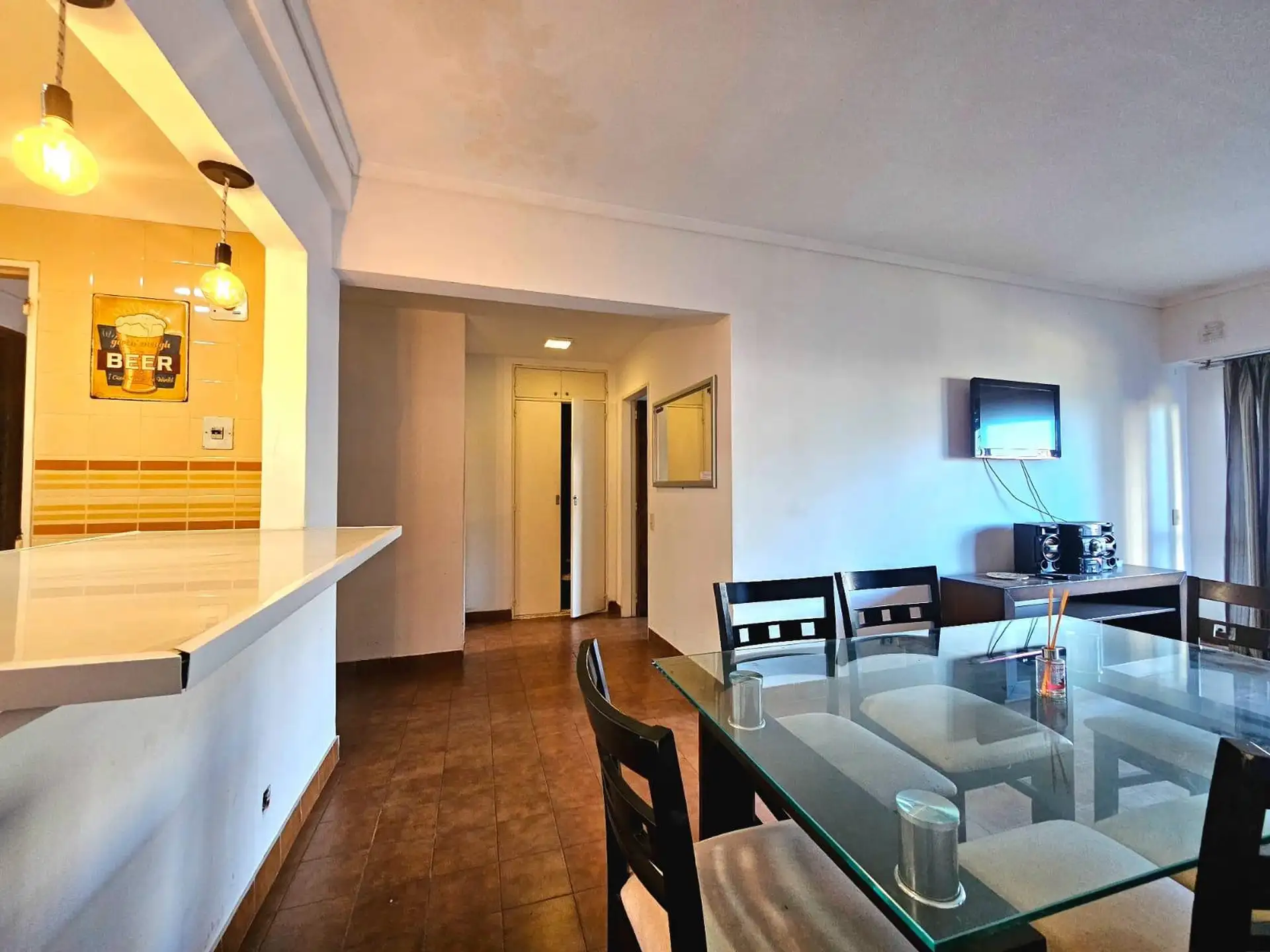 Venta Departamento 2 Ambientes con Balcón Lateral al Mar, zona Playa Chica
