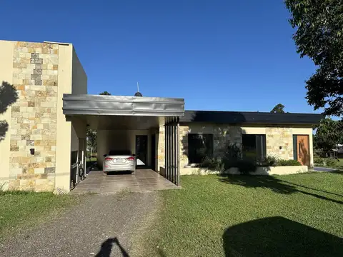 Casa de 3 dormitorios en Barrio San Juan Primero