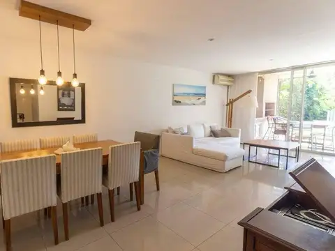 VENTA CASA 4 AMB C JARDIN Y PILETA EN BECCAR SYRAH