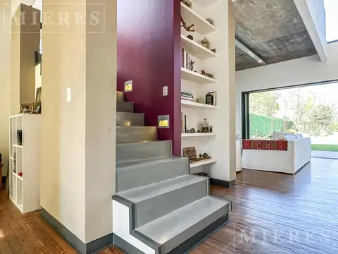 Casa 5 ambientes con 3 baños