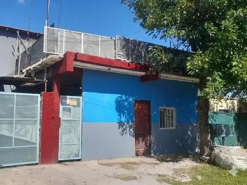 Casa en Moreno de dos planta y local comercial... 