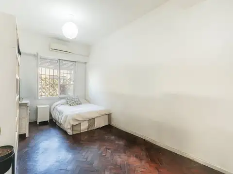 Charlone al 600 , Piso 0