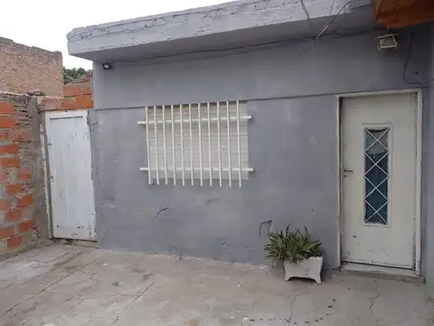 VENTA CASA MAS DEPARTAMENTOS EN OPORTUNIDAD