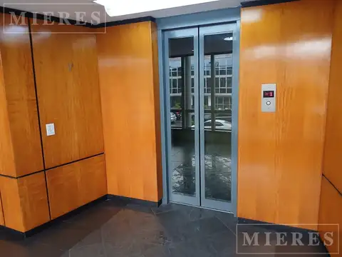 Oficina en Alquiler 24 años