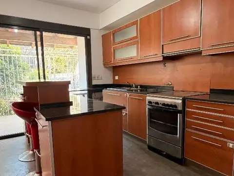 Depto Tipo Casa en Alquiler con 2 cocheras