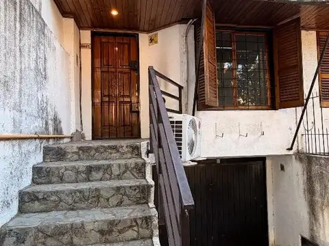 Depto Tipo Casa en Alquiler de 3 ambientes