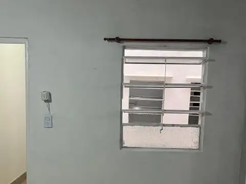 ALQUILER UN DORMITORIO CON PATIO