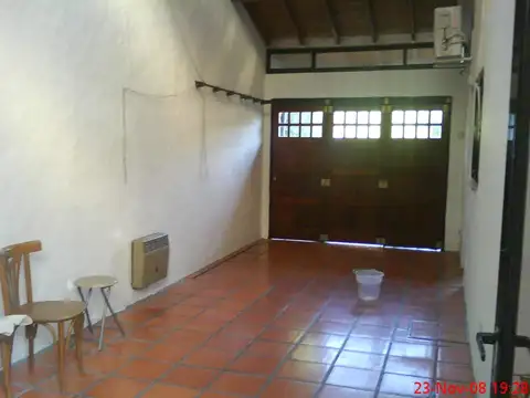 Hermosa casa americana con garage.