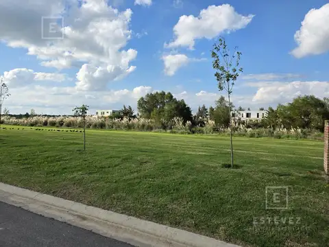 Lote interno con fondo a espacio verde - Barrio Cerrado El Naudir, Escobar