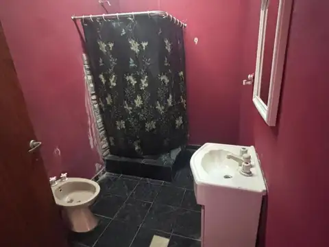 Depto Tipo Casa en Alquiler con 1 cocheras