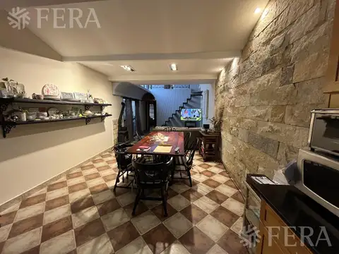 Casa 6 ambientes con 4 baños