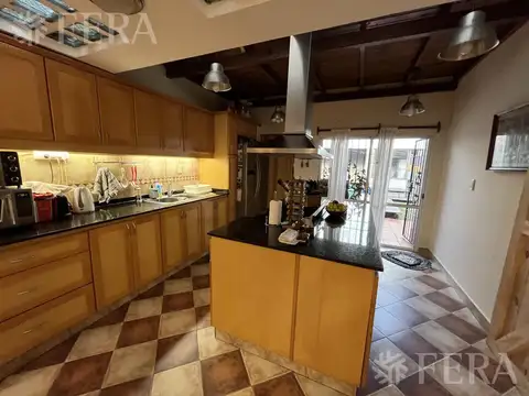 Casa en Venta con 1 cochera