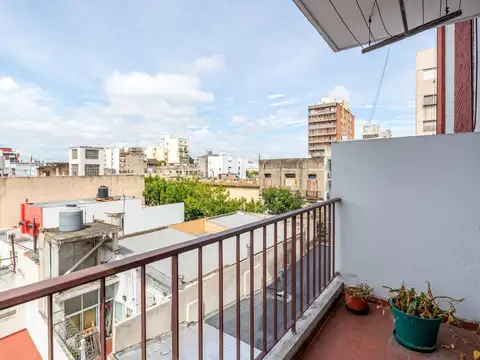 Departamento 2 ambientes con balcón