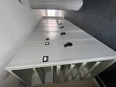 Oficina en Alquiler con 4 cocheras