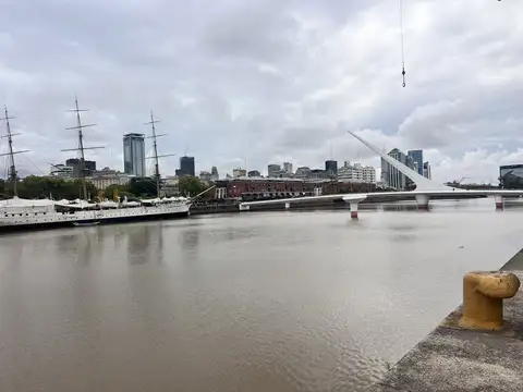 Oficina en Alquiler con 4 cocheras