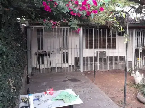 Casa en Venta con 1 cochera