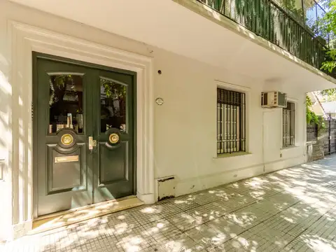 Oportunidad! Departamento de cuatro ambientes con dependencia a la venta en San Isidro.