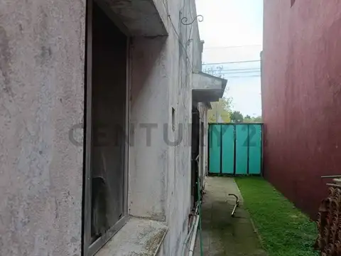 VENTA-Casa + 2 Locales Comerciales-Rentabilidad Asegurada.