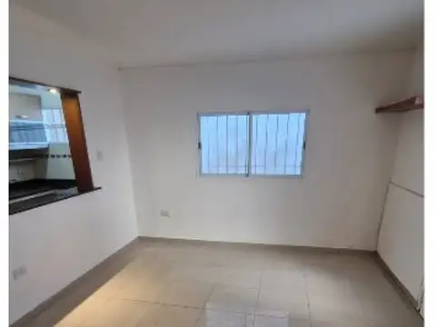 Depto Tipo Casa en Alquiler de 3 ambientes