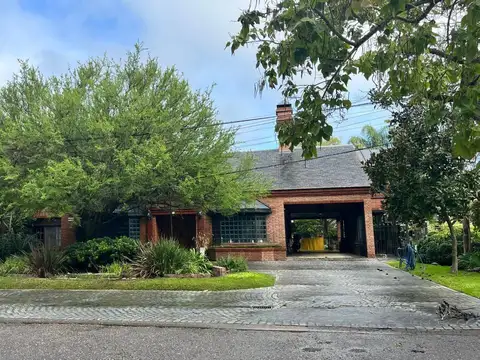 Gran casa en venta 8 amb barrio Náutico Escobar Apto crédito
