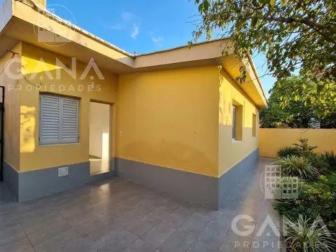 Casa Venta de pasillo de 2 dormitorios con 2 Patios. OPORTUNIDAD UNICA