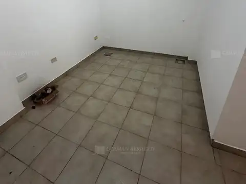 Casa en Alquiler con 2 cocheras