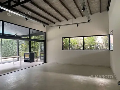 Casa en Venta con 4 cocheras
