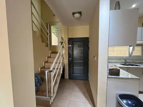 Depto Tipo Casa 4 ambientes con 1 baño
