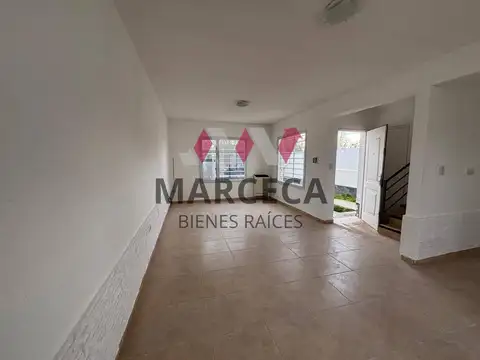 Casa en Alquiler con 1 cochera
