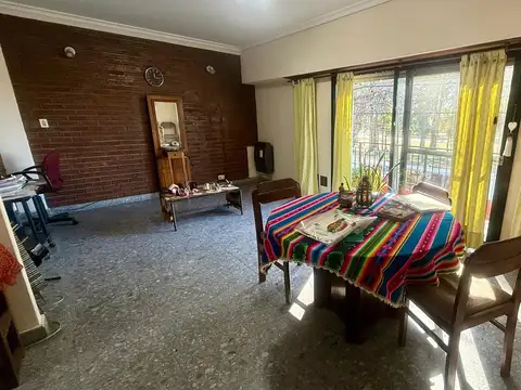 Depto Tipo Casa en Venta 40 años