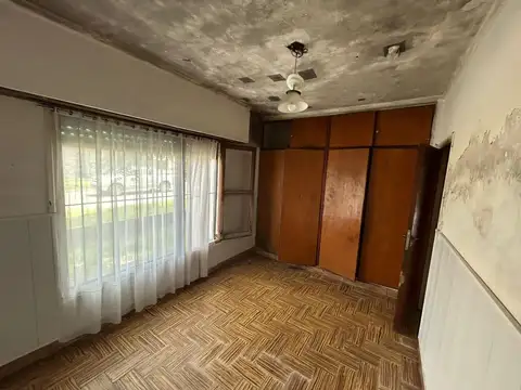 OPRTUNIDAD CASA 3 AMBIENTES A RECICLAR