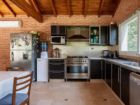 Casa 5 ambientes con 5 baños