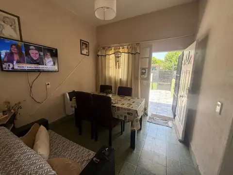 Depto Tipo Casa en Alquiler en Caseros, $ 460.000