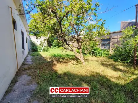 Casa 5 ambientes con 2 baños