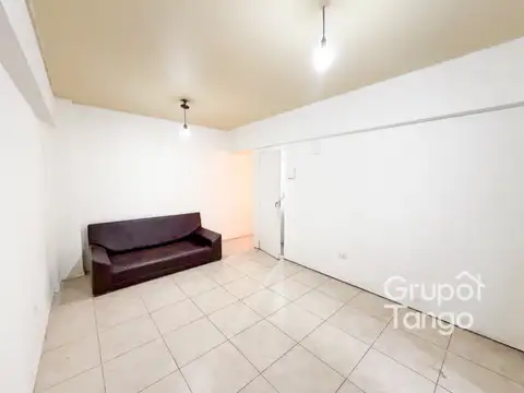 Espinosa 2100, Piso 0