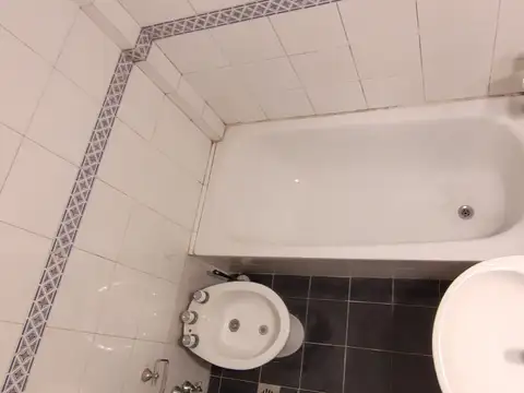 Muy luminoso con balcón en alquiler en Palermo