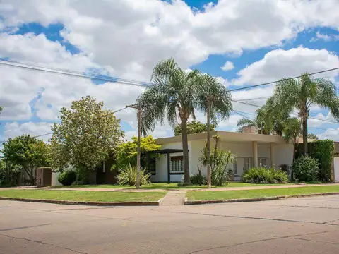Casa en venta en Acebal 3 Dormitorios y Pileta
