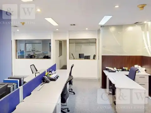 Oficina en Alquiler con 3 cocheras
