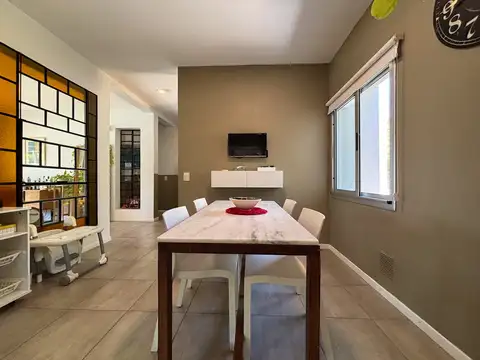 Casa 4 ambientes con 3 baños