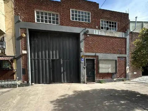 Galpon en Venta 10  mts Frente