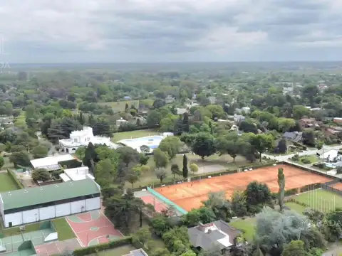 Terreno en Las Brisas country club 