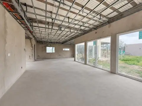 Casa 5 ambientes con 4 baños