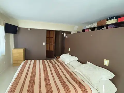 Casa en Venta con 6 cocheras