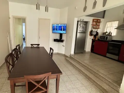 Casa 5 ambientes con 2 baños