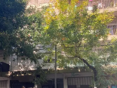 Avenida Peron 200 , Piso 1