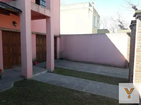 Casa en Venta en Manuel B Gonnet, USD 200.000