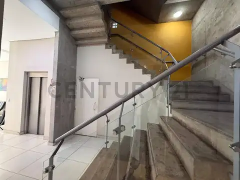 VENTA MONOAMBIENTE BALCÓN CORRIDO LUMINOSO IMPECABLE. APTO CREDITO. A/PROF. AVDA